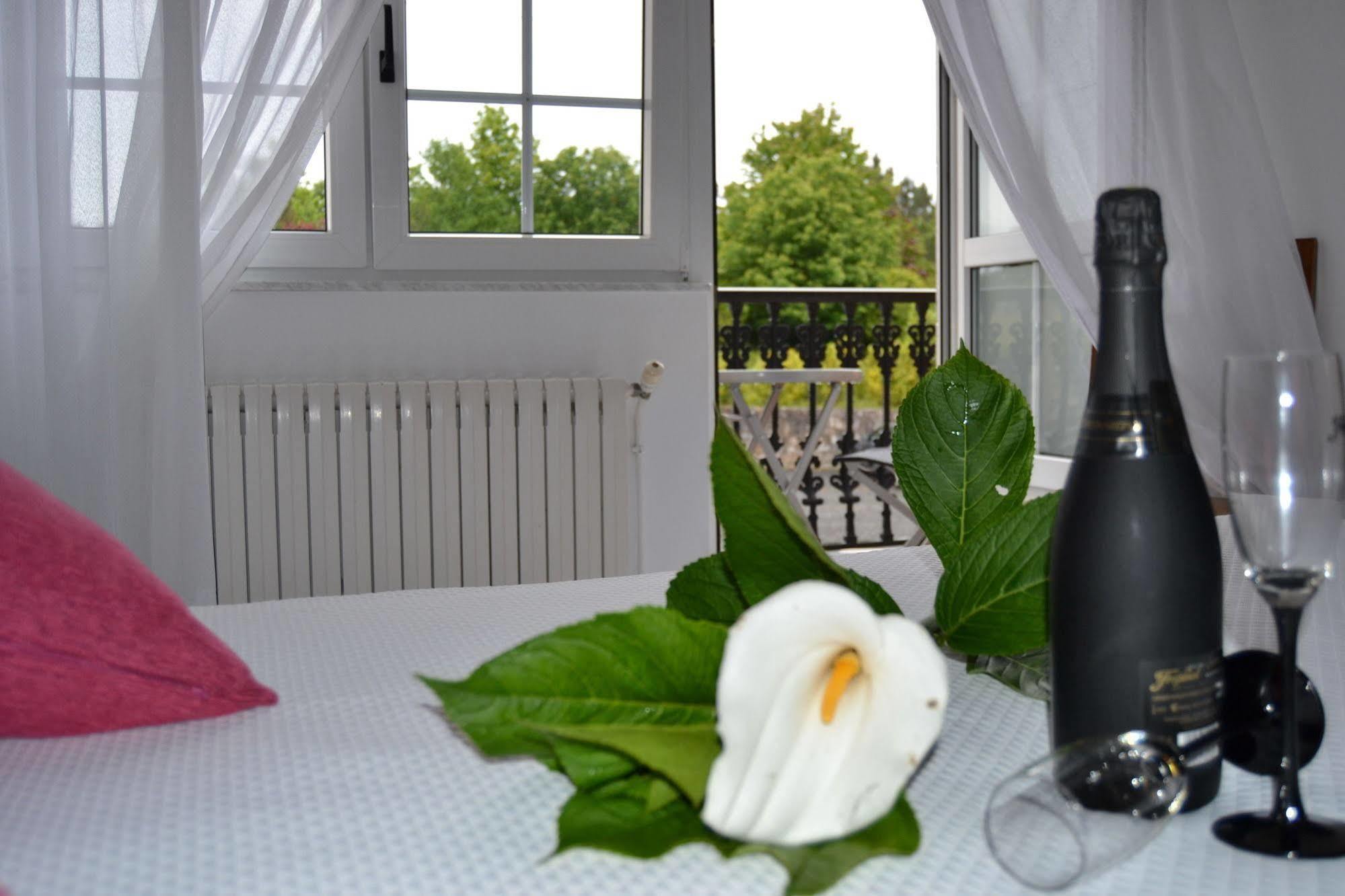 Hostal Pereirina Сее Екстериор снимка